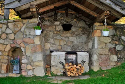 Garten mit Grillmöglichkeit Ferienwohnung Völlan